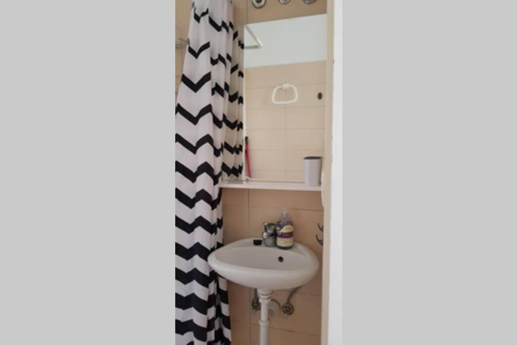 Appartamento Kiki With A Sea View, Free Wifi, For 2 Persons *
